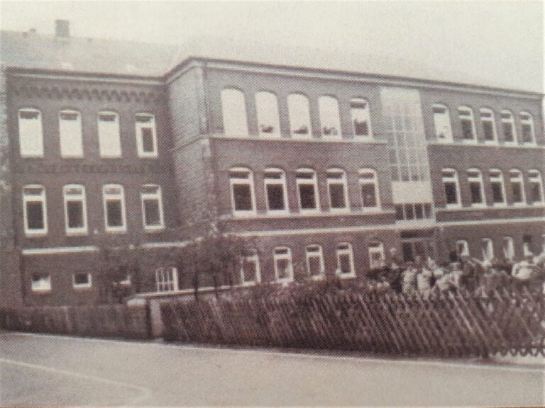 Das Bild zeigt unser ehemaliges Schulgebäude in der Lutherstraße